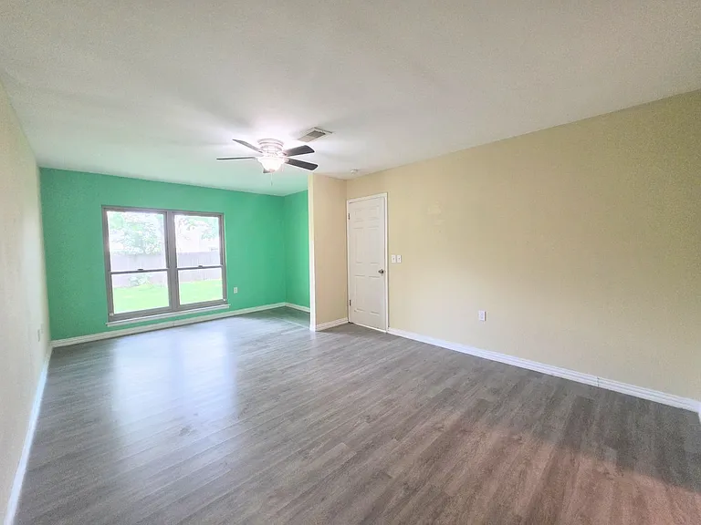 5931 Autumn Lake — Photo 15