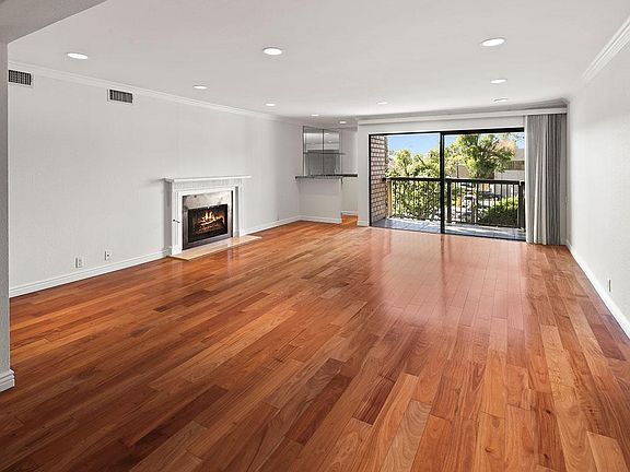 3rd image of 18324 Clark St Unit 213