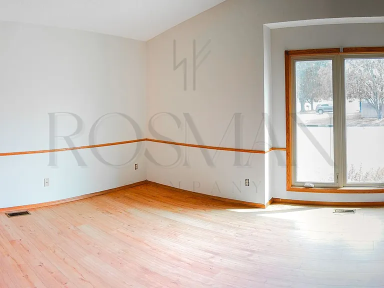 8002 W 19th St N — Photo 3