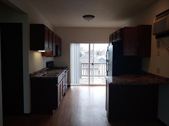 2nd image of 1620 W Ave S