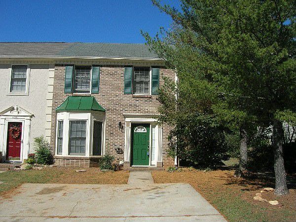 Brick front with hardiplank siding