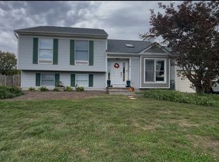 21 Cloverdale Rd, Charles Town, WV 25414