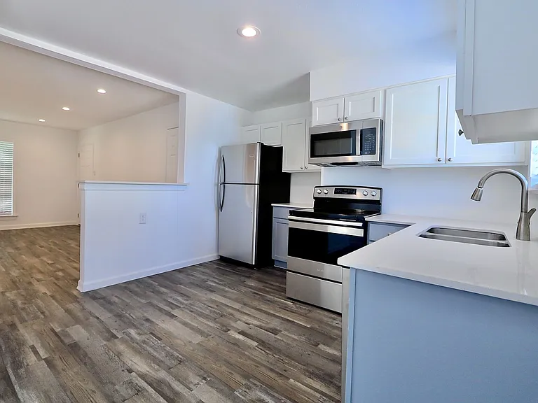 6202 Gaston Ave — Photo 1
