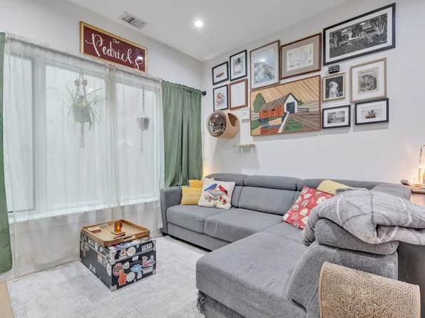 1658 K St NE APT 2, Washington, DC 20002