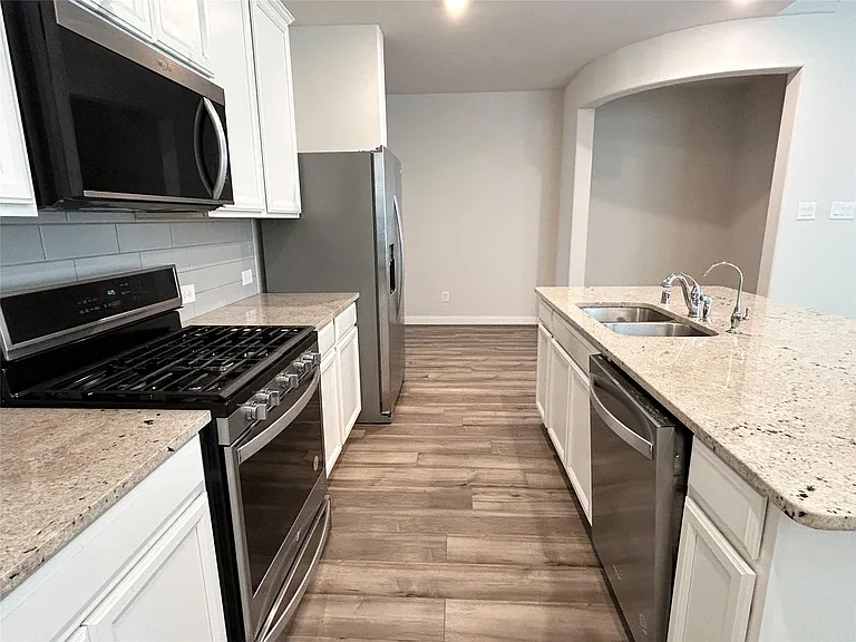 4326 Pale Fox Ln — Photo 34
