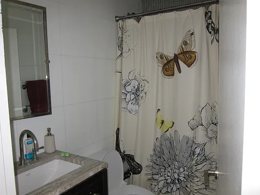 Rented by Avi Nash Associates | media 21