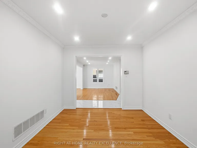 16 Whitford Ct #MAIN UPPER LEVEL — Photo 22