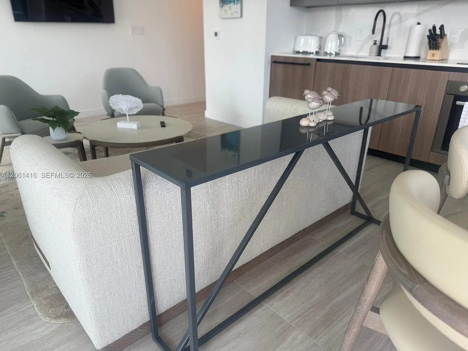 2 bed, 2.0 bath, $9,900 — Photo 3
