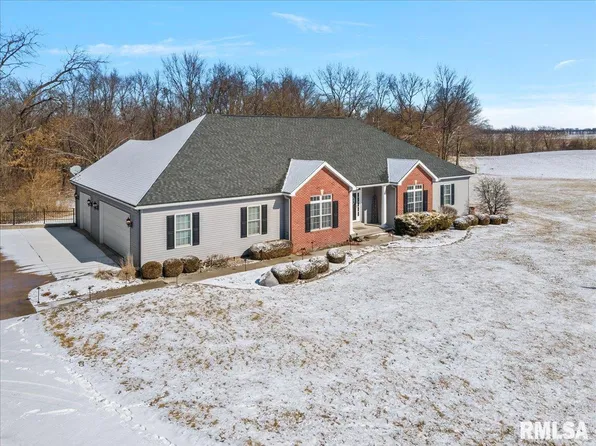 400 Wildwood Ln, Mechanicsburg, IL 62545