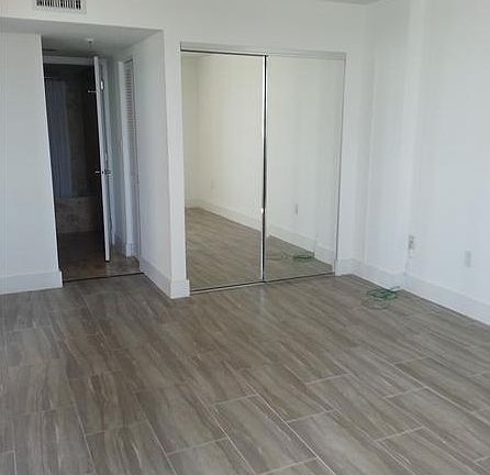 5th image of 6820 Indian Creek Dr #2B