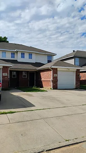 1305 Village Garden Dr Photo 1