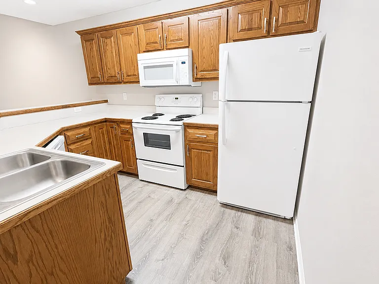 1318 Valley Creek Ln — Photo 5