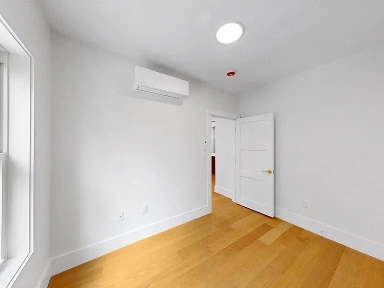 139 Sycamore St #B — Photo 14