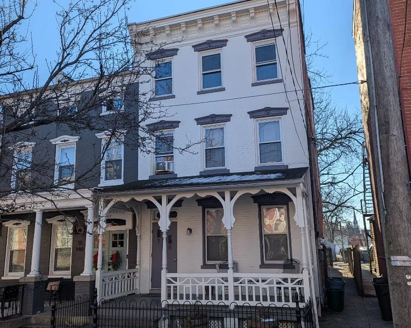 138 E Lemon Street — Photo 2