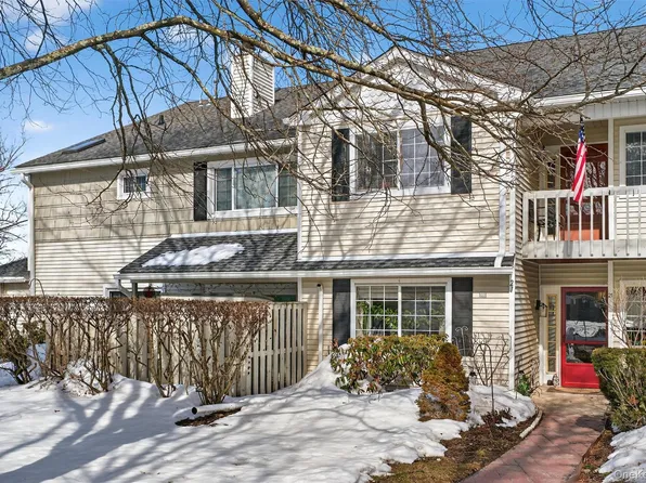 21 Magnolia Lane, Warwick, NY 10990