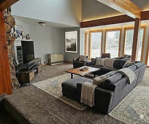 4 bed, 2568 sqft, $3,800 — Photo 4