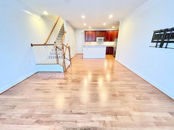 3rd image of 2219 Oberlin Dr #331A