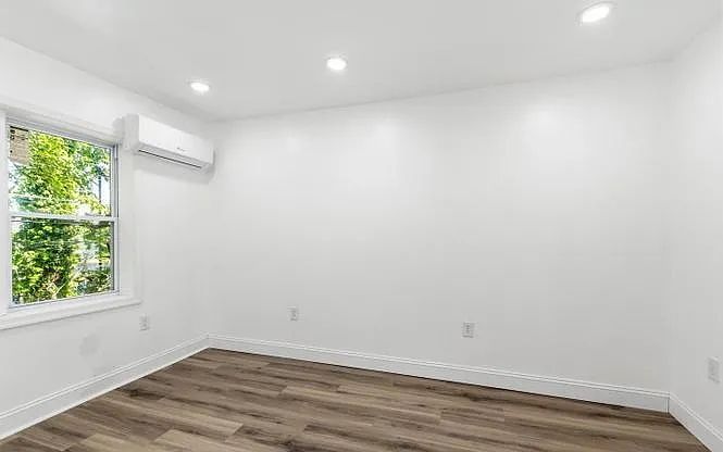 1415 Ridley Ave — Photo 4