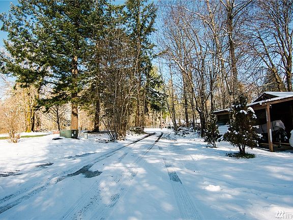 3rd image of 2117 Lorraine Dr SE