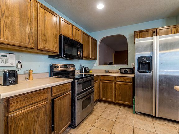 5th image of 643 W Prickly Pear Dr