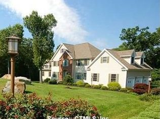 56 Chelsea Cir, Bethany, CT 06524