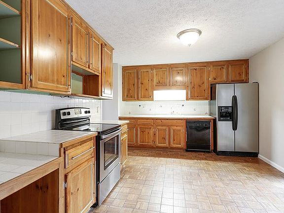 3rd image of 3752 Oak Ln