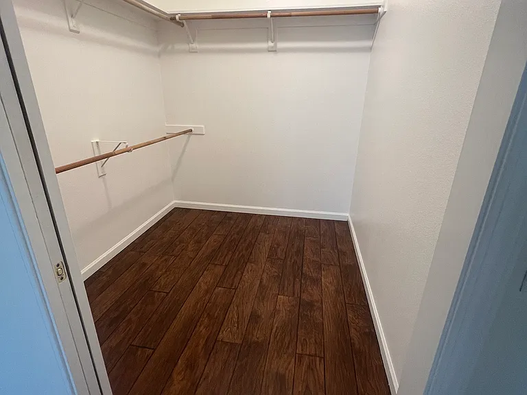 637 Glenn View Ct — Photo 6