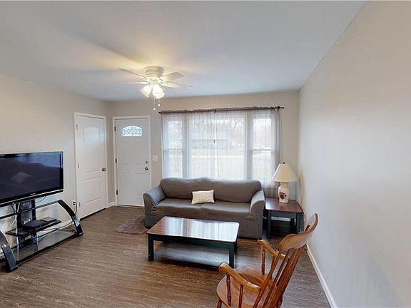 2nd image of 3098 Spencer Cir E