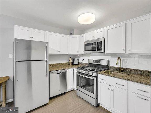 4th image of 1200 S Arlington Ridge Rd APT 316