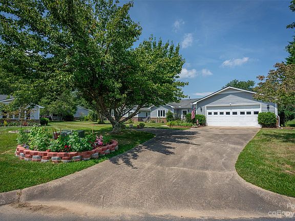 4th image of 30 Doanbury Ct