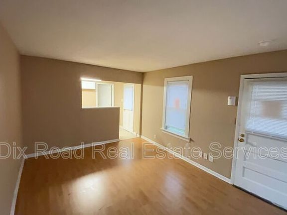 4th image of 1326 Campbell Ave
