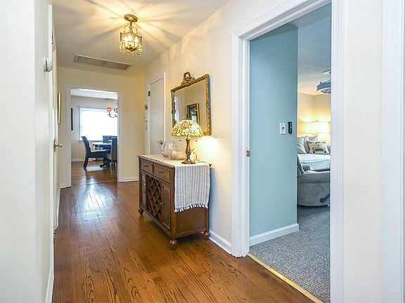 5th image of 4 Fairmont Pl APT 2