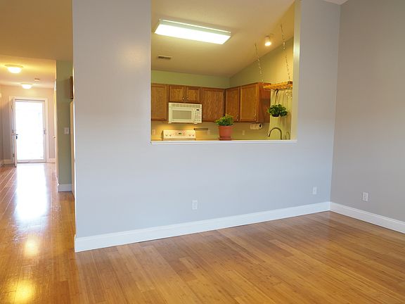 5th image of 809 Hogan Way #15