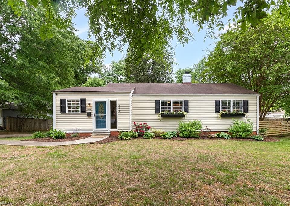 1st image of 2601 Fernwood Dr