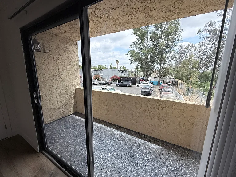 12521 Saticoy St #4 — Photo 6