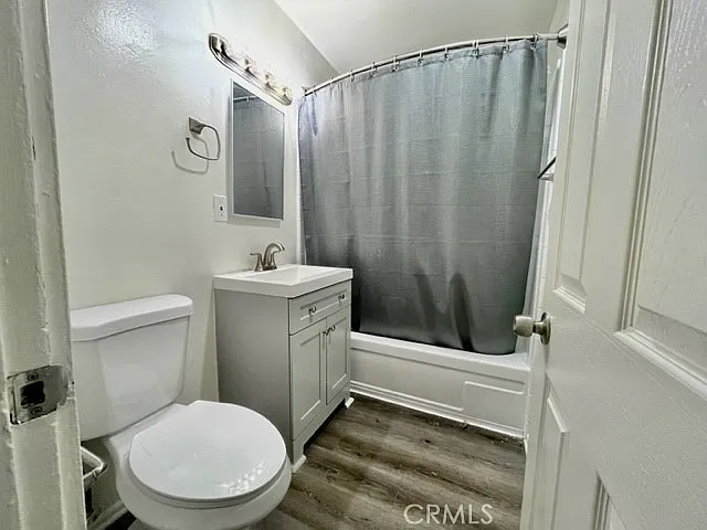 685 E Vista Chino #E — Photo 22