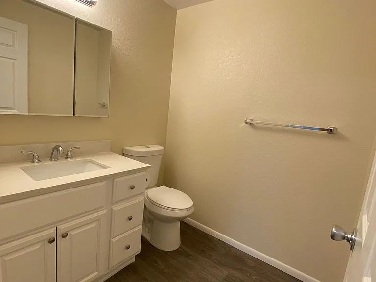 3916 Pheasant Dr — Photo 9