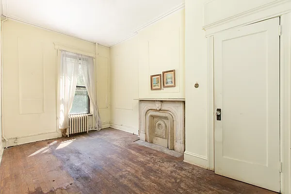 Sold by Compass | media 6