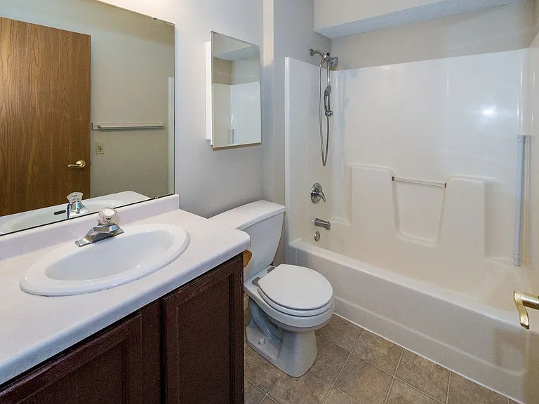 Pine Ridge Apartments — Photo 6