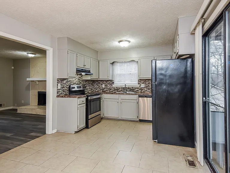 3504 Sandra Dr — Photo 10