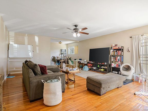 2nd image of 3814 Merivale Ave