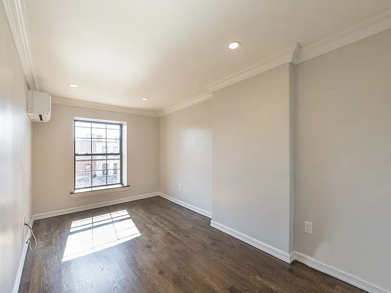 458 Jefferson Ave #3 — Photo 9