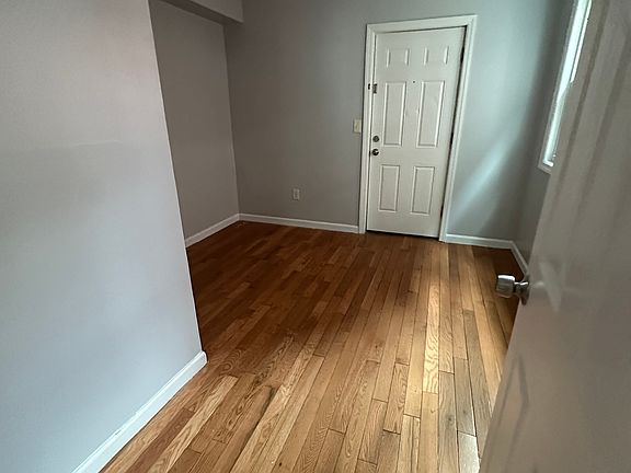 4th image of 10 Tillinghast St #A