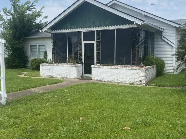 125 N Main St, Abbeville, LA 70510
