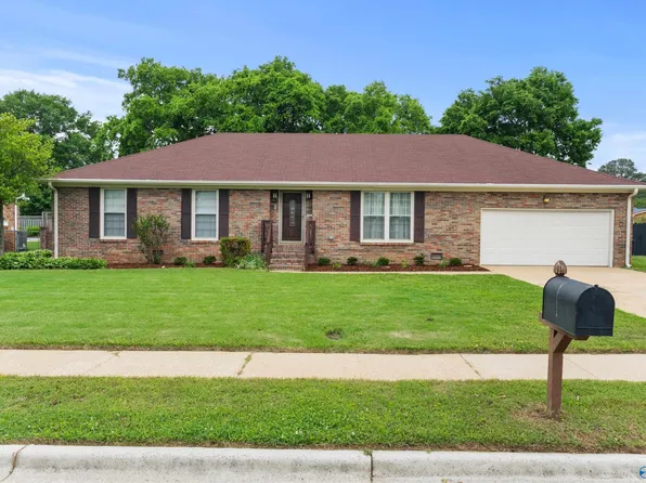 907 Cornelia Dr SE, Huntsville, AL 35802