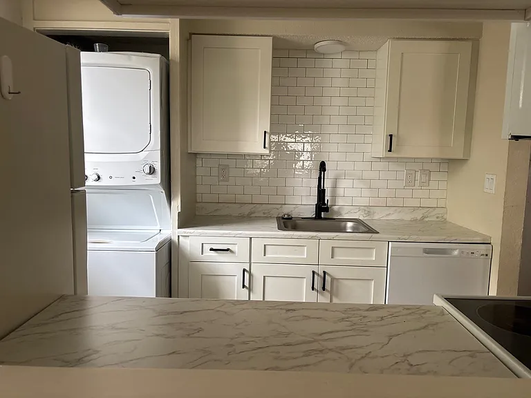 8352 Homeport Ct #1A — Photo 30