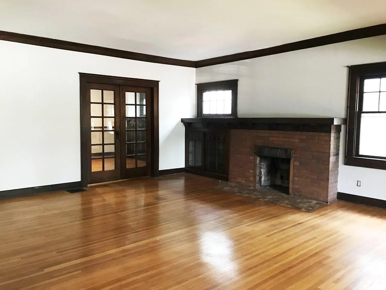 5 bed, 2.5 bath, 3779 sqft, $4,000 — Photo 4