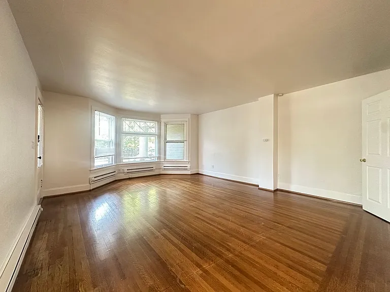 1204 West 8th — Photo 3
