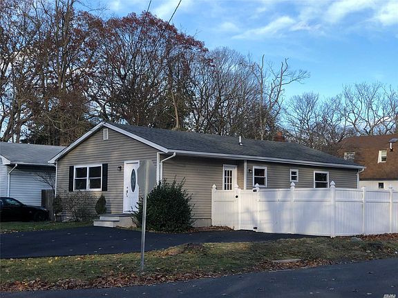 2nd image of 49 Adirondack Dr