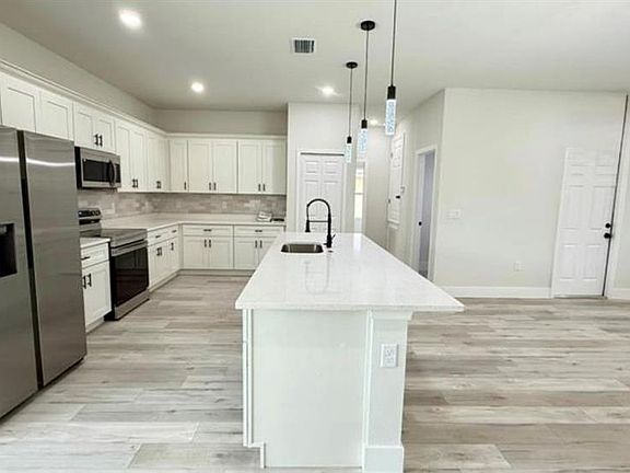 5th image of 15177 SW 28th Avenue Rd